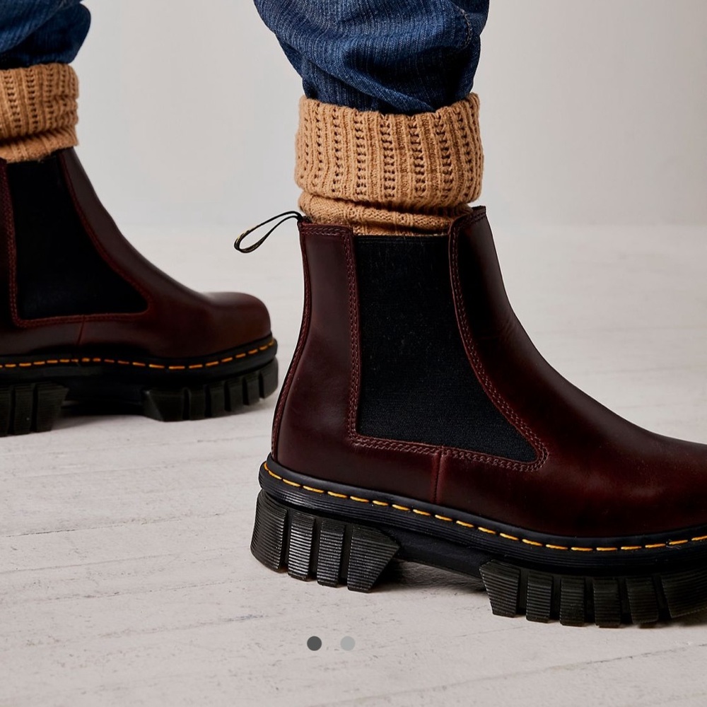 NWT Dr. Martens oxblood platform Chelsea boots. Size 8.